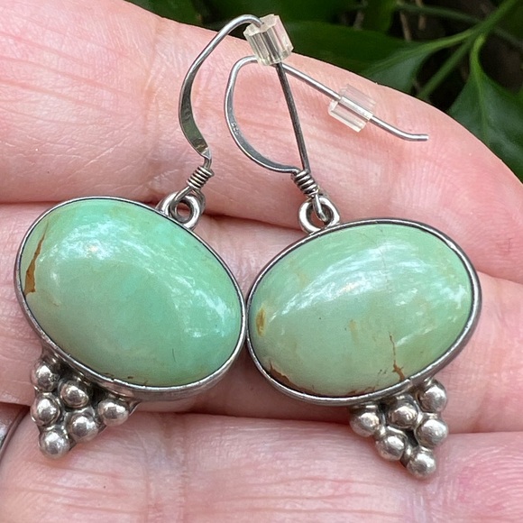 VINTAGE SOUTHWESTERN GREEN TURQUOISE LARGE DROP DANGLE EARRINGS STERLING SILVER